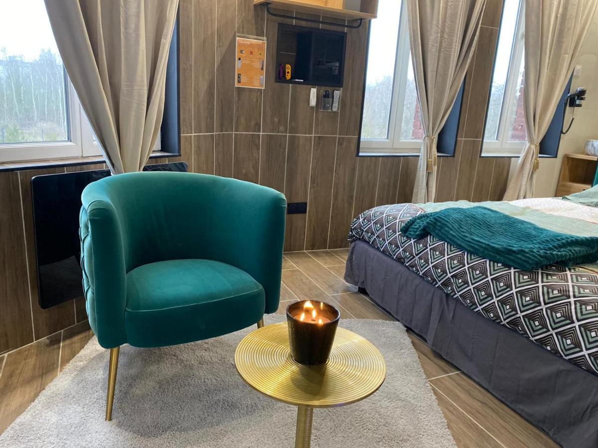 Capsule Egypte - Jacuzzi - Sauna - Billard - Netflix & Home Cinema - Nintendo Switch & Jeu - Crespin  Zewnętrze zdjęcie