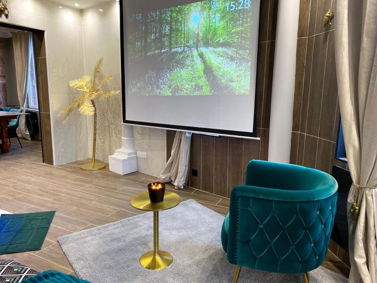 Capsule Egypte - Jacuzzi - Sauna - Billard - Netflix & Home Cinema - Nintendo Switch & Jeu - Crespin  Zewnętrze zdjęcie