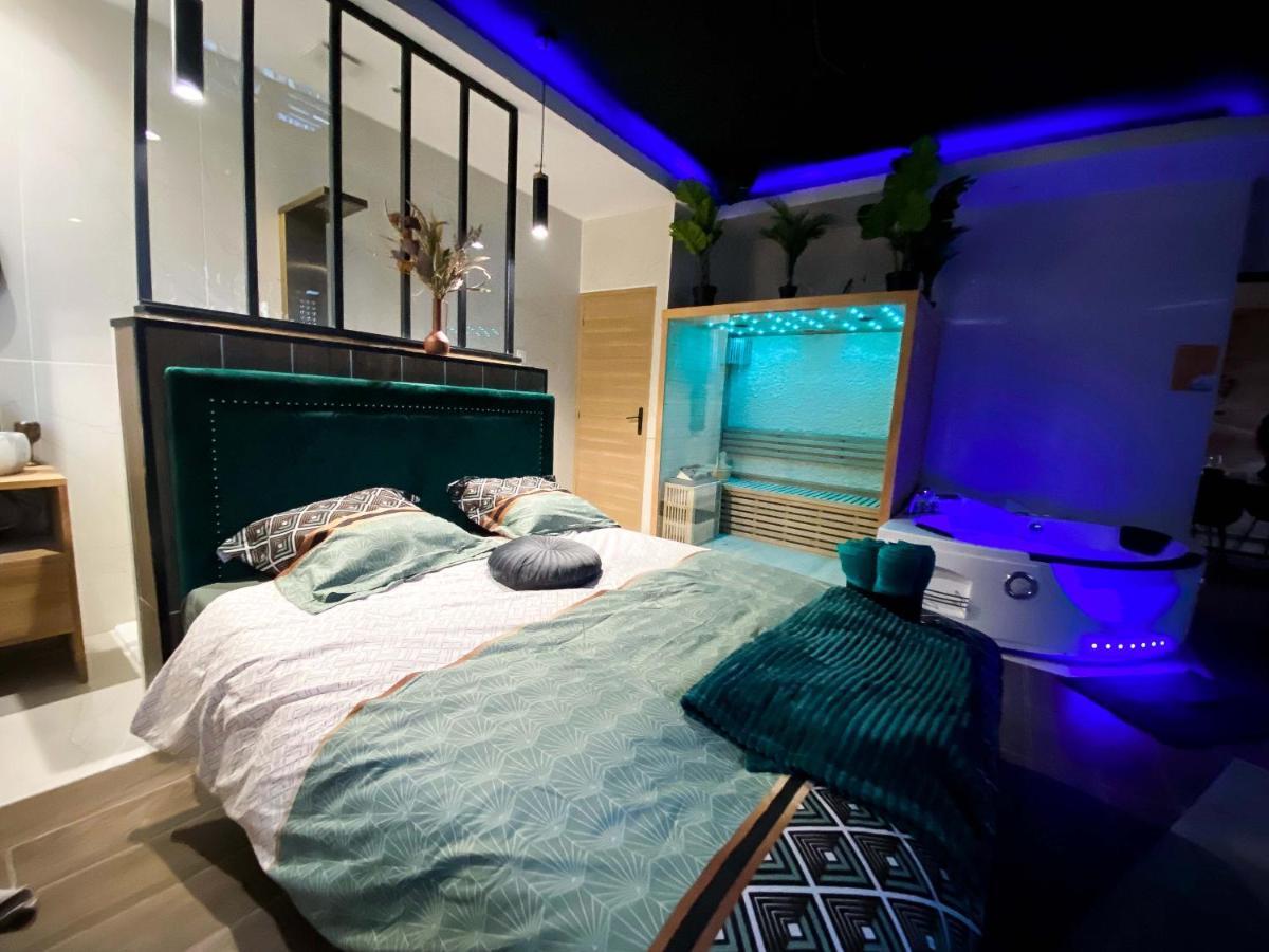 Capsule Egypte - Jacuzzi - Sauna - Billard - Netflix & Home Cinema - Nintendo Switch & Jeu - Crespin  Zewnętrze zdjęcie